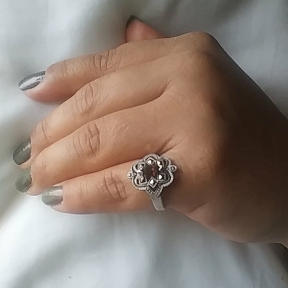 Ring - Picture 3 of 4